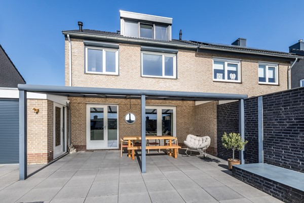Foto - Te koop: Instapklare gemoderniseerde geschakelde 2 onder 1 kap woning in Simpelveld